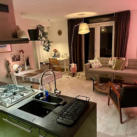 Perfectly Located Charming Magdalena House For True Connoisseurs * Χάαρλεμ