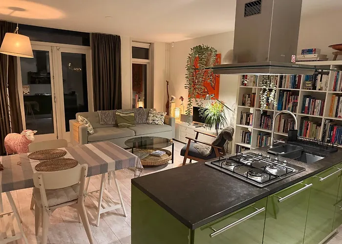 아파트 Perfectly Located Charming Magdalena House For True Connoisseurs 하를렘